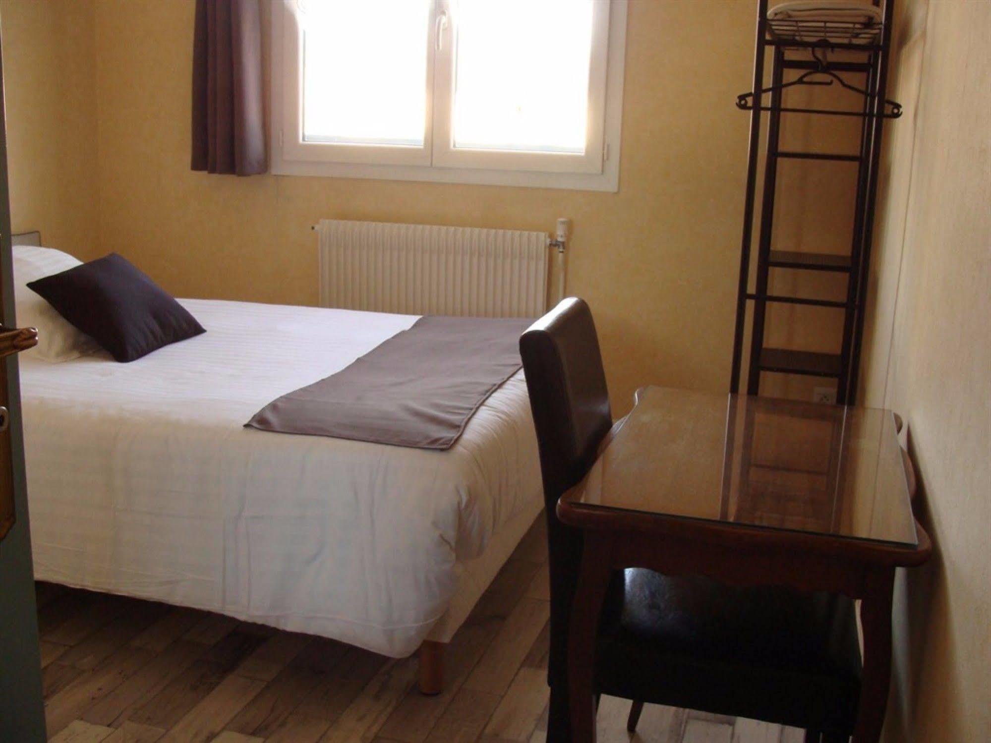 Hotel Le Flaubert Fougères Zewnętrze zdjęcie