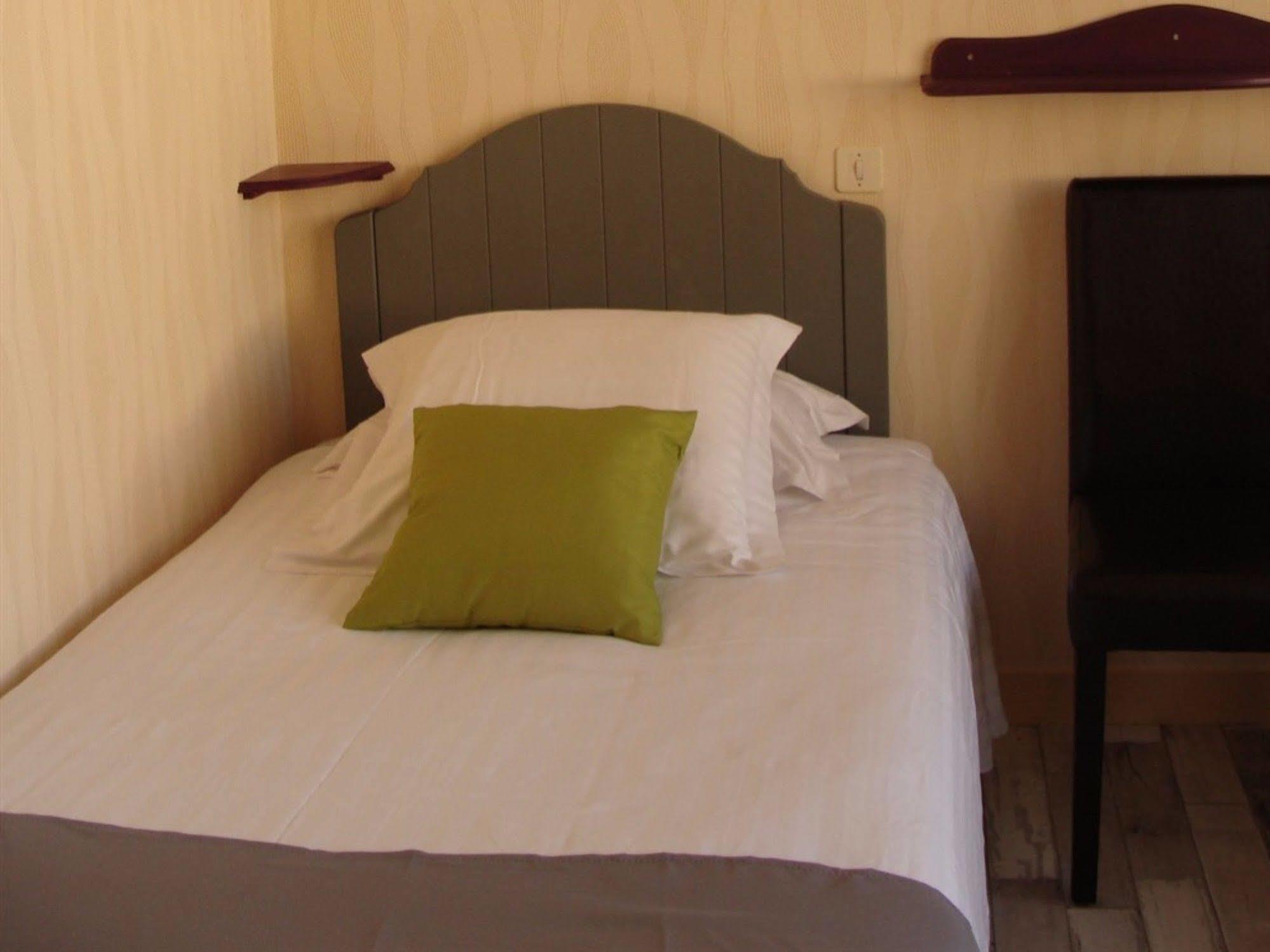 Hotel Le Flaubert Fougères Zewnętrze zdjęcie